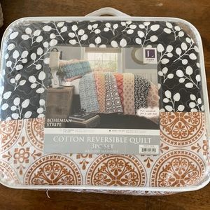 King 3 pc quilt set Bohemian style